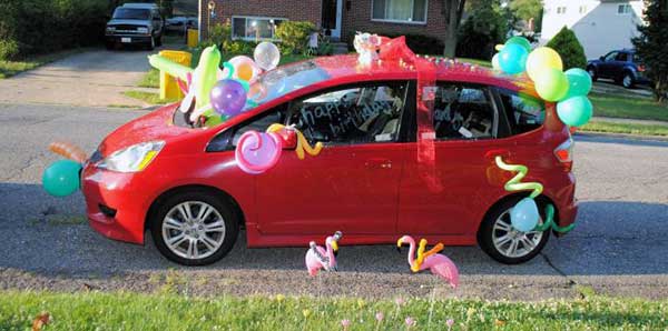 automobil-sa-balonima